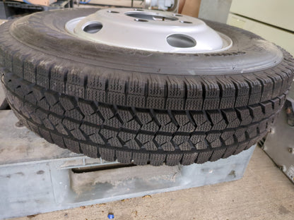 タイヤ　スタッドレスタイヤ　1本　BRIDGESTONE　195/85R16　BLIZZAK W979（中古）