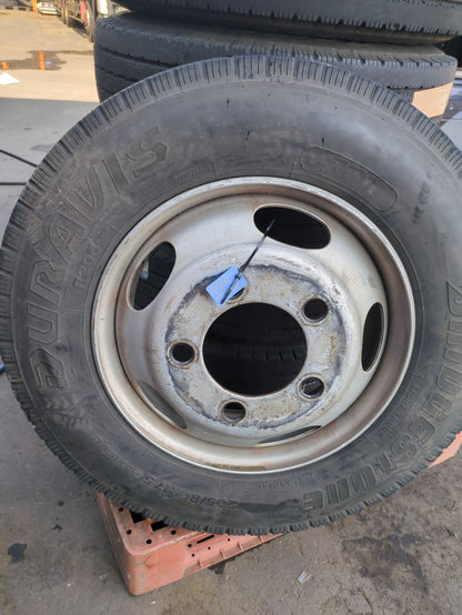 タイヤ　ノーマルタイヤ　6本　BRIDGESTONE（ブリヂストン）205/80R17.5　R205（中古）