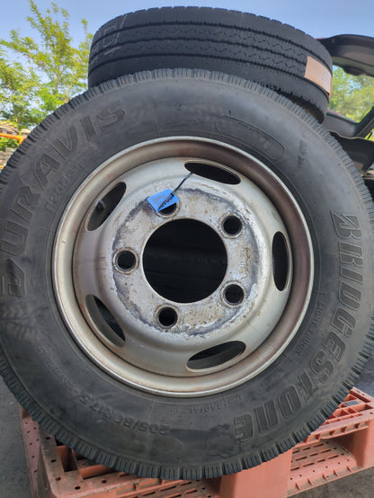 タイヤ　ノーマルタイヤ　6本　BRIDGESTONE（ブリヂストン）205/80R17.5　R205（中古）