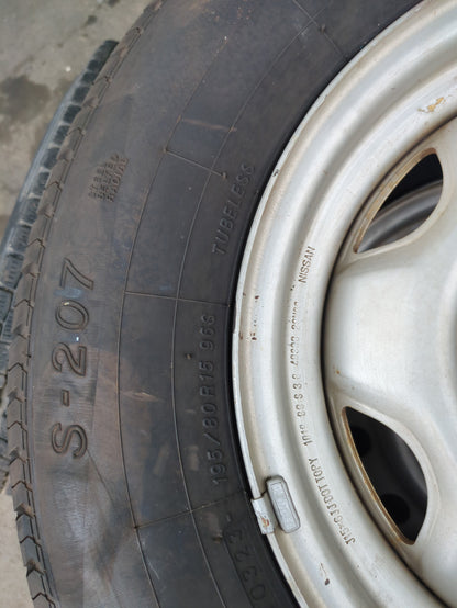 タイヤ　スタッドレスタイヤ　 5本　 YOKOHAMA（ヨコハマ）等 195/80R15（中古）