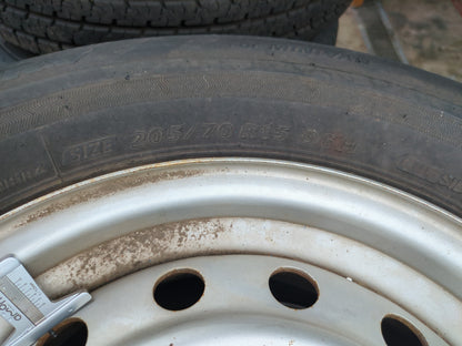 タイヤ　スタッドレスタイヤ　4本　BRIDGESTONE　ECOPIA　205/70 R15 96H（中古）　