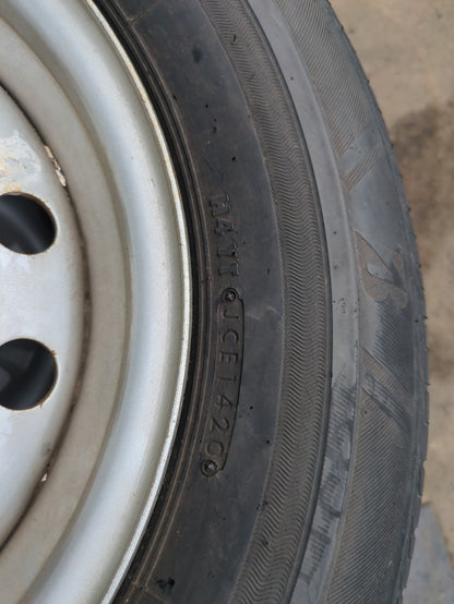 タイヤ　スタッドレスタイヤ　4本　BRIDGESTONE　ECOPIA　205/70 R15 96H（中古）　