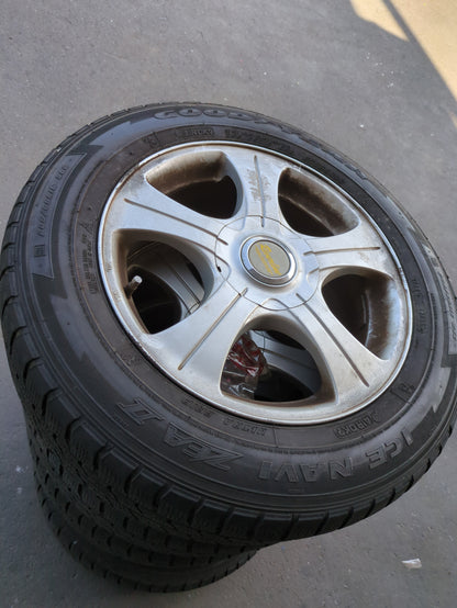 タイヤ　スタッドレスタイヤ　 4本　 GOODYEAR　205/65R16 95Q （中古）