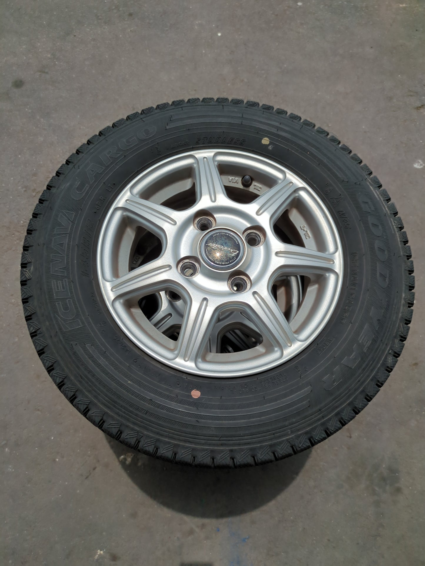 タイヤ　スタッドレスタイヤ　 4本　GOODYEAR　 ICENAVA CAR  145R12/LT（中古）