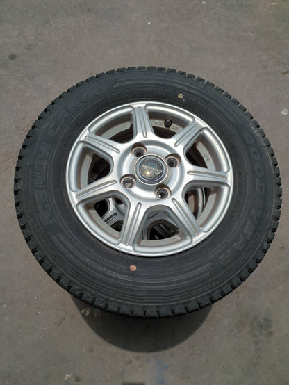 タイヤ　スタッドレスタイヤ　 4本　GOODYEAR　 ICENAVA CAR  145R12/LT（中古）