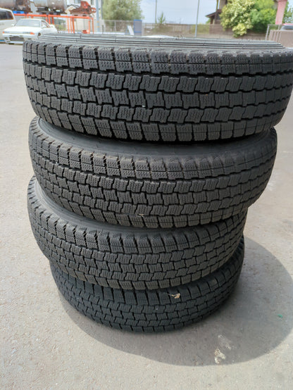 タイヤ　スタッドレスタイヤ　 4本　GOODYEAR　 ICENAVA CAR  145R12/LT（中古）