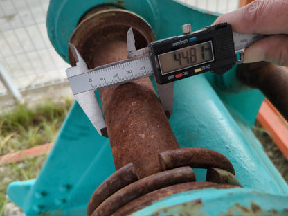 バケット　油圧ショベルバケツ　アーム幅：200mm　ピン径：45mm（中古）