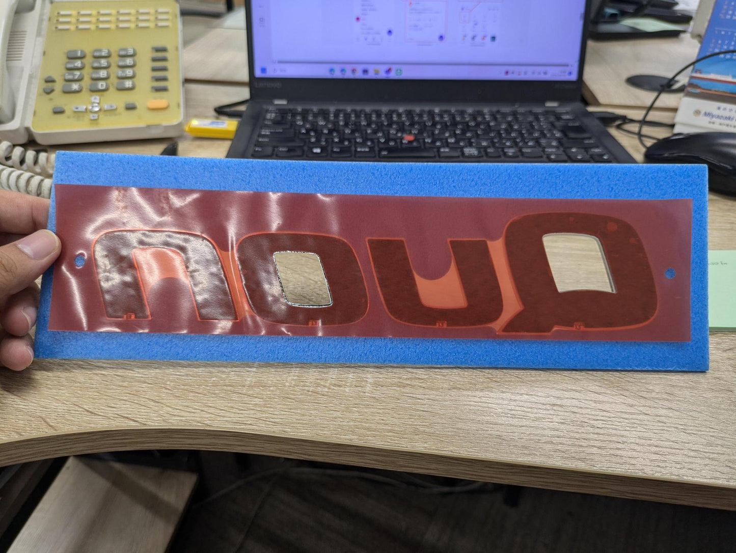 ステッカー　QUON　（中古）