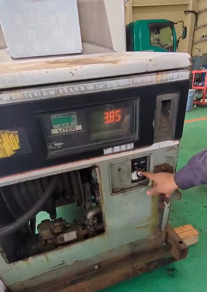 タンク　タンクローリー　2000L ポンプノズル付き　消火器付き【動作確認済】（中古）