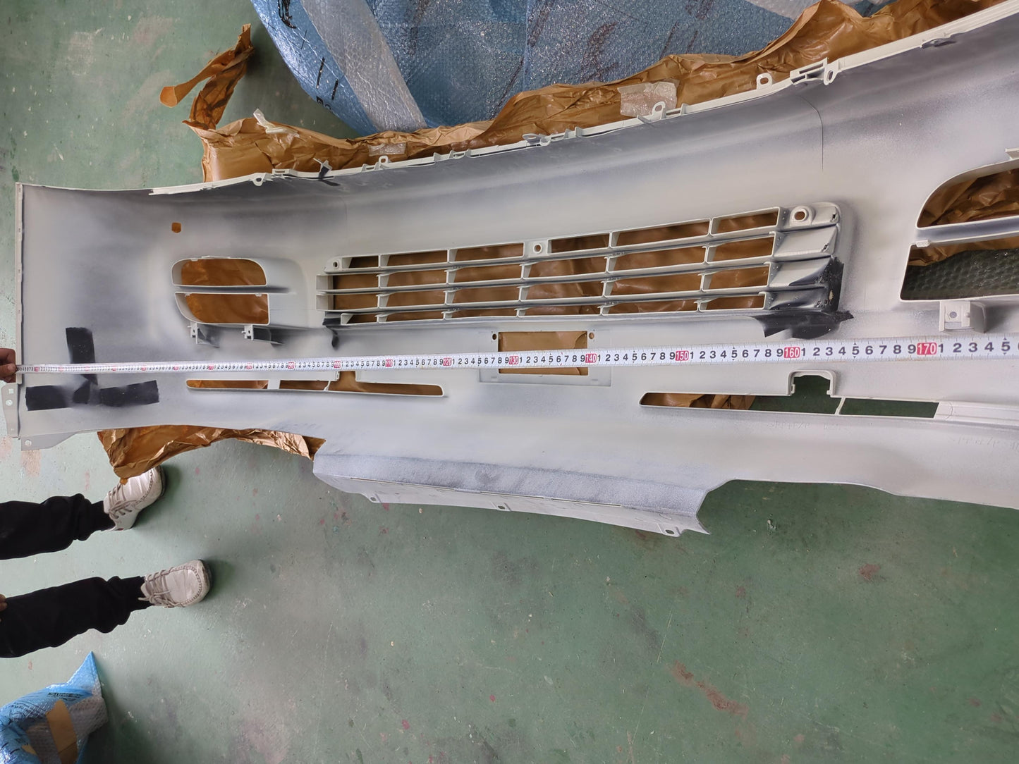 バンパー　フロントバンパ　トヨタ　全長約188cm　（中古）