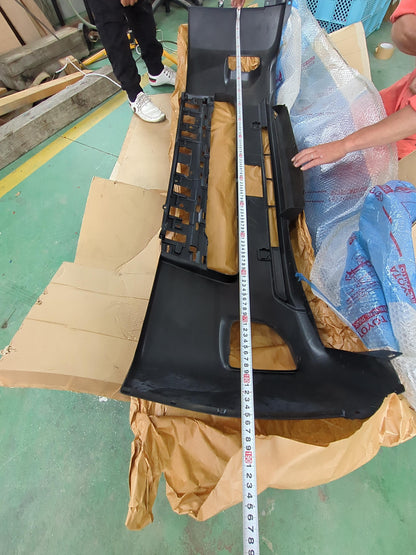 バンパー　フロントバンパ　トヨタ　全長約185cm（中古）