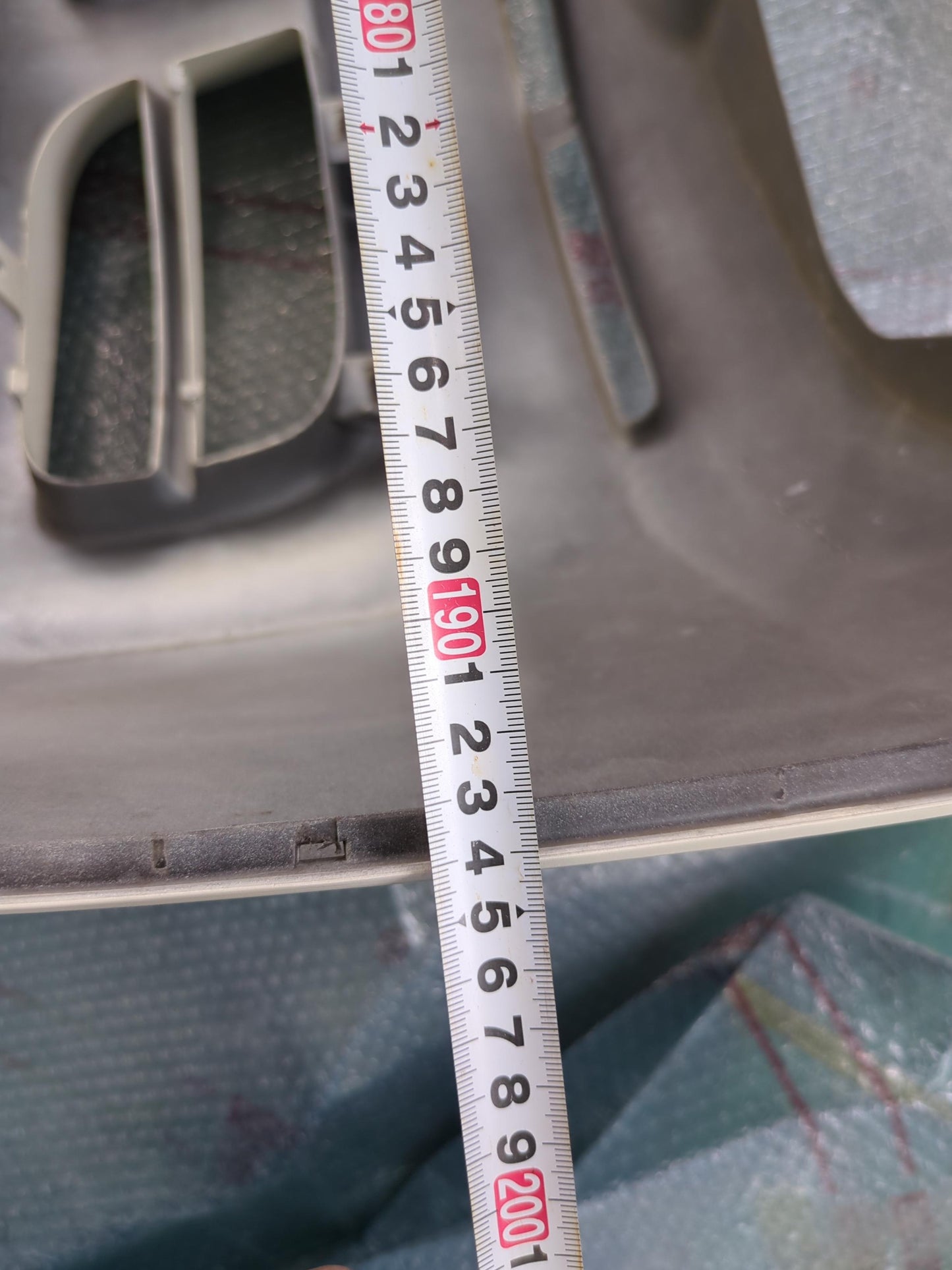 バンパー　フロントバンパ　トヨタ　全長約194cm（中古）
