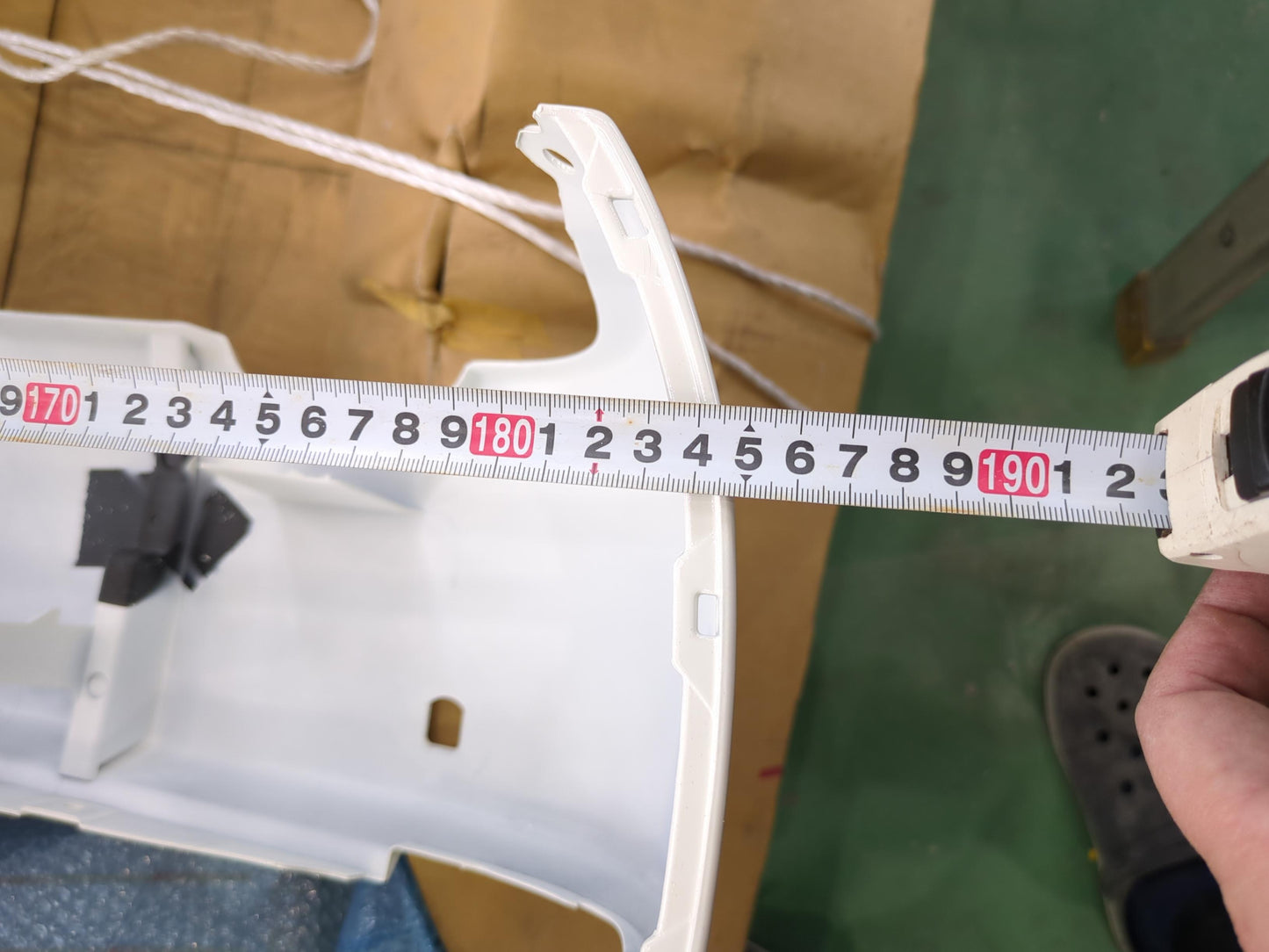 バンパー　リアバンパー　トヨタ　全長約185cm(中古）