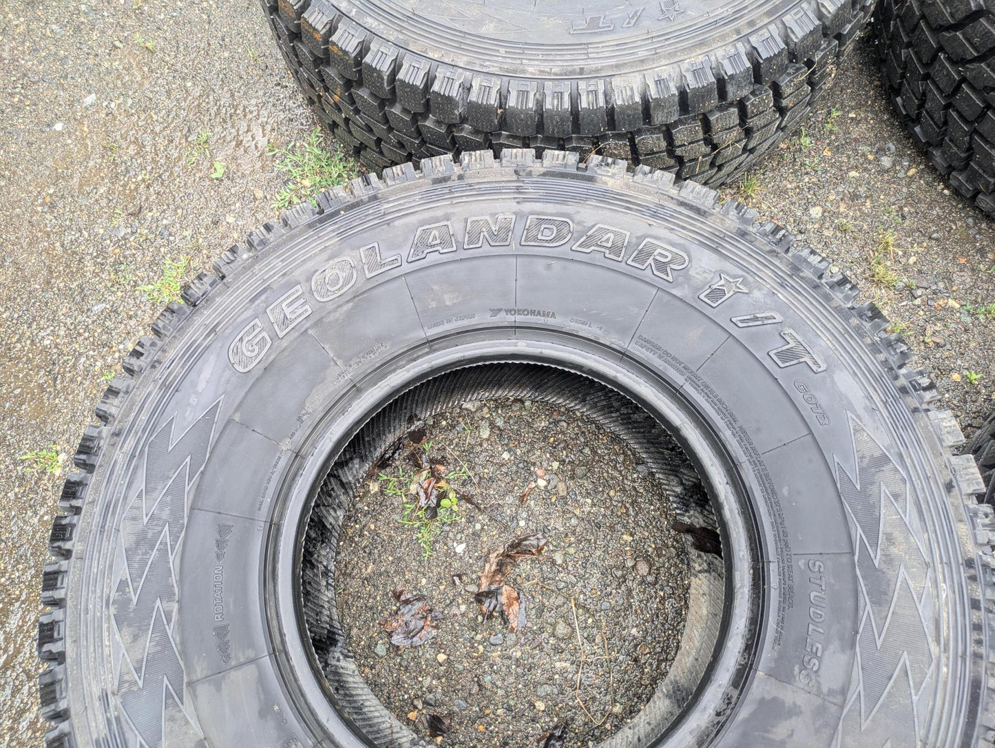 タイヤ　スタッドレスタイヤ　ヨコハマ(YOKOHAMA)　LT315/75R16 113Q（中古）