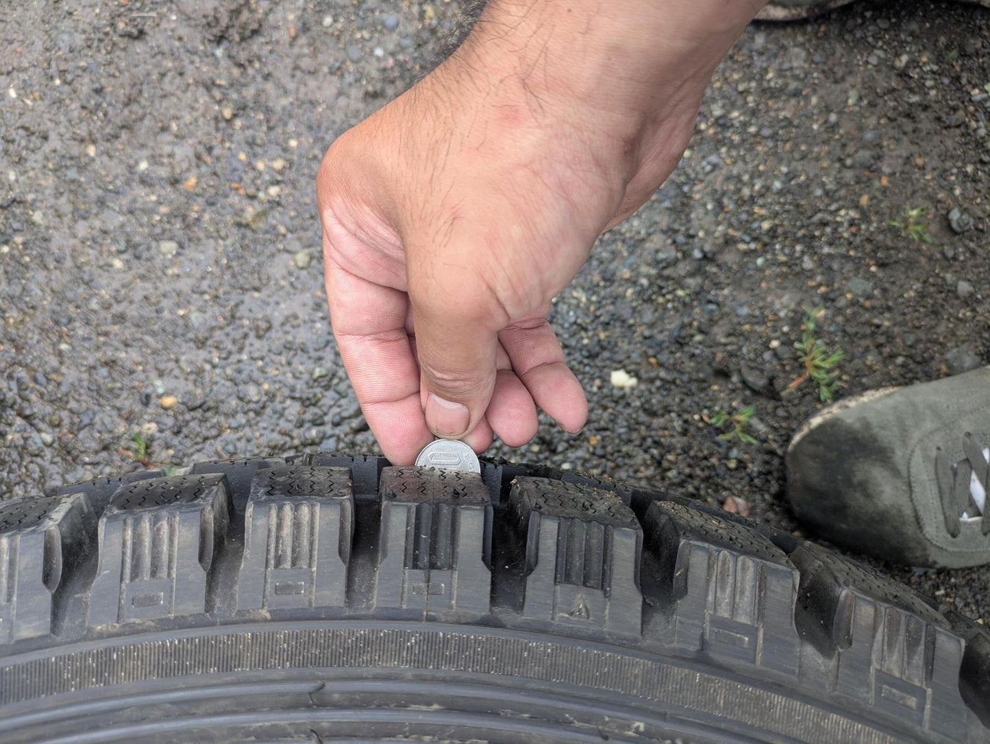 タイヤ　スタッドレスタイヤ　ヨコハマ(YOKOHAMA)　LT315/75R16 113Q（中古）