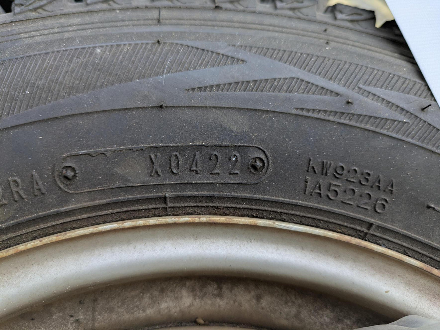 タイヤ　スタッドレスタイヤ　DUNLOP【4本】146R12/6P/R/LT　WINTERMAXX（中古）