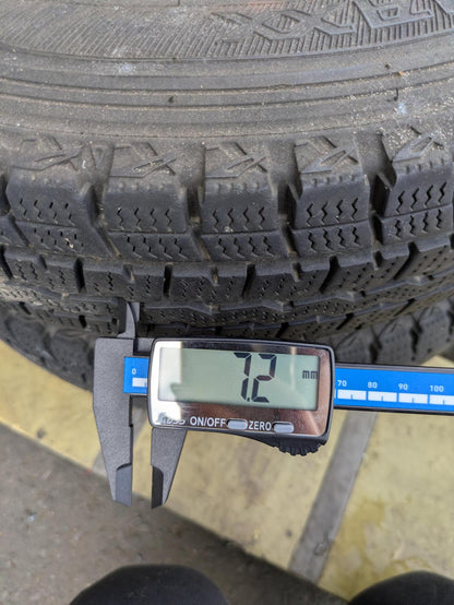 タイヤ　スタッドレスタイヤ　DUNLOP【4本】146R12/6P/R/LT　WINTERMAXX（中古）