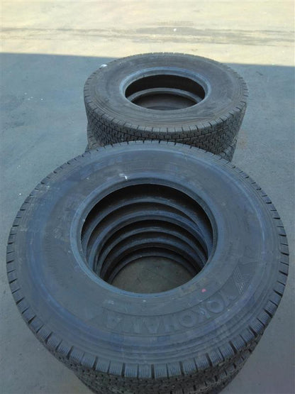 タイヤ　スタッドレスタイヤ　６本　YOKOHAMA （ヨコハマ）225/90R17.5（中古）