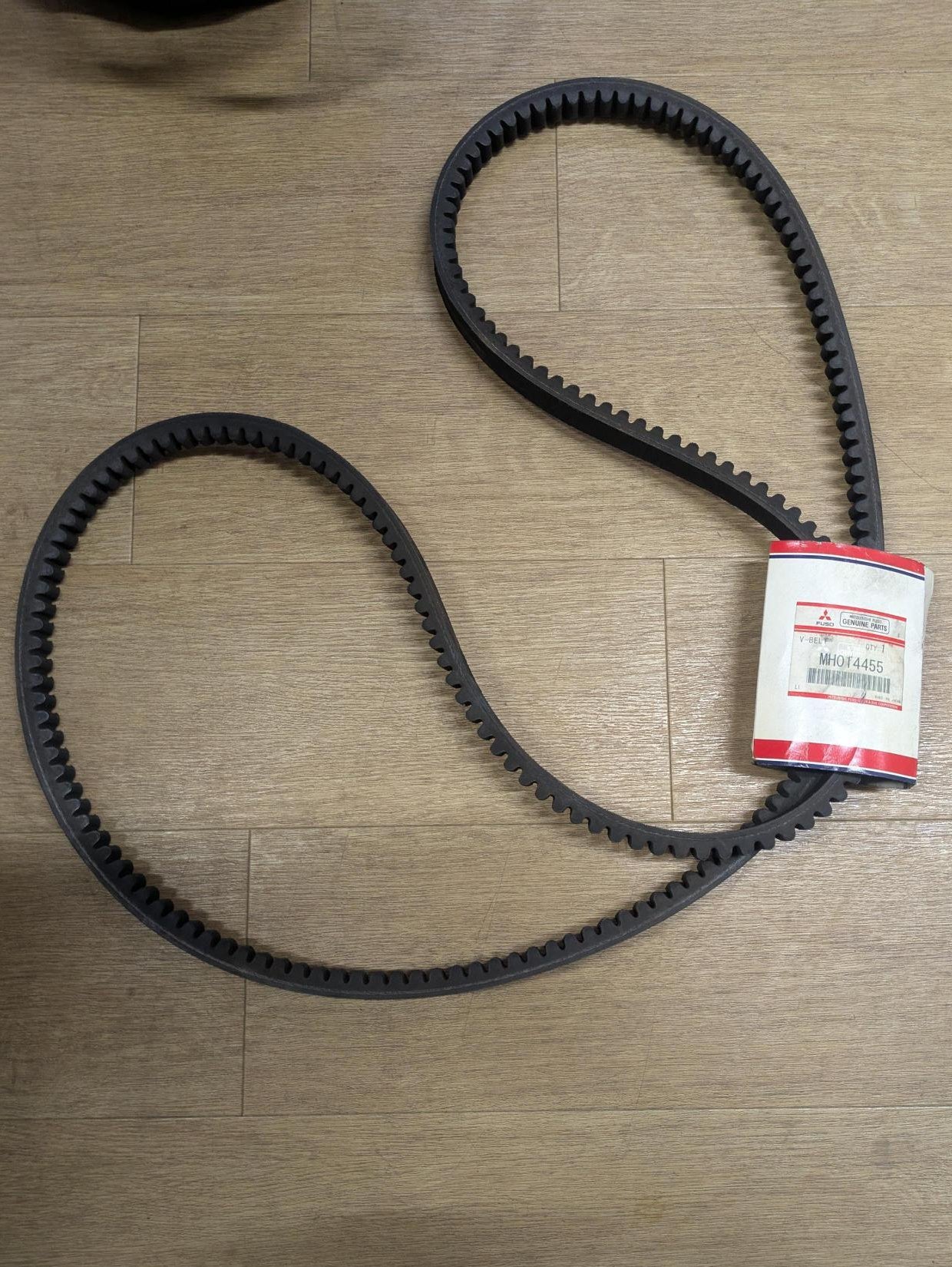 オルタネーターベルト（Vベルト）　三菱ふそう　純正　MH014455（中古）