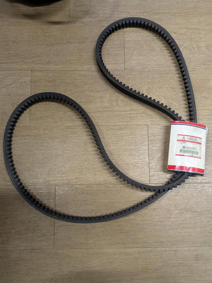 オルタネーターベルト（Vベルト）　三菱ふそう　純正　MH014455（中古）