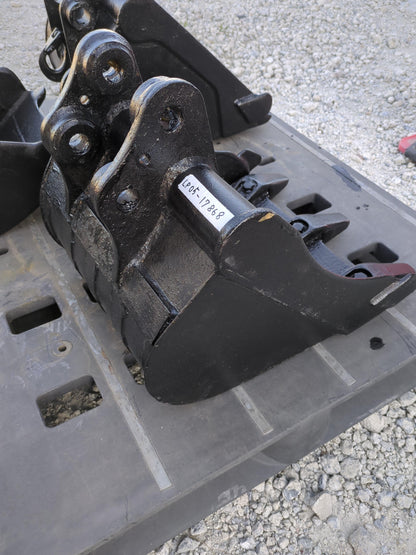 バケット　油圧ショベル　アーム幅：100mm　ピン径：25mm（中古）