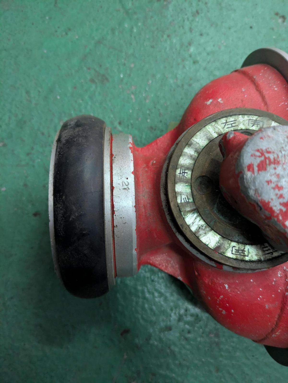 Branch Pipe for Firefighting, Double-Outlet Branch Pipe, Mediating Branch Pipe, Machino Coupling for Fire Hose, with Valve (Used)
