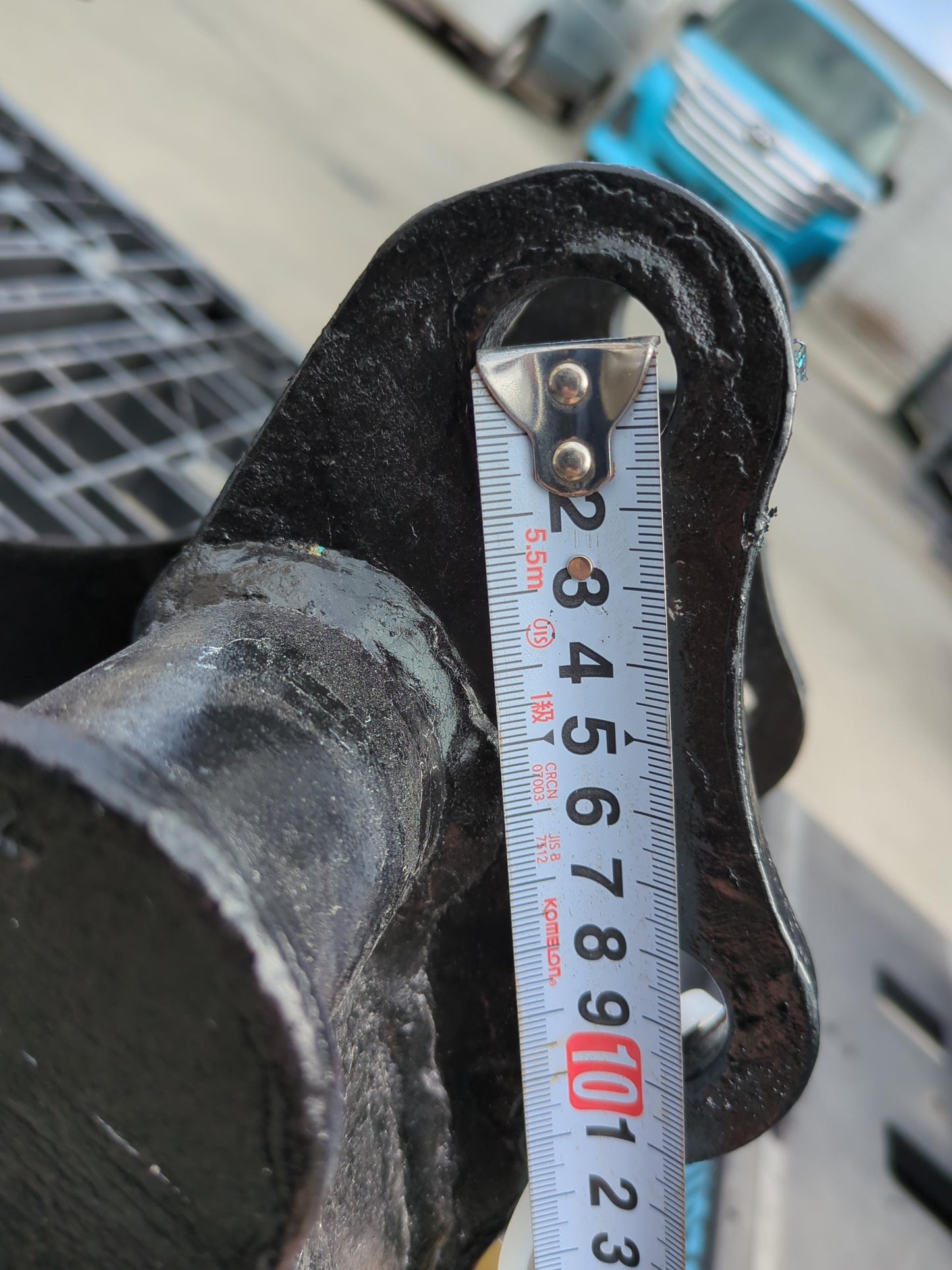 バケット 油圧ショベルバケツ　アーム幅：100mm　ピン径：30mm（中古）