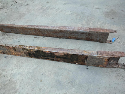 サヤ　フォークリフトのサヤ　長さ130㎝　幅14cｍ（中古）