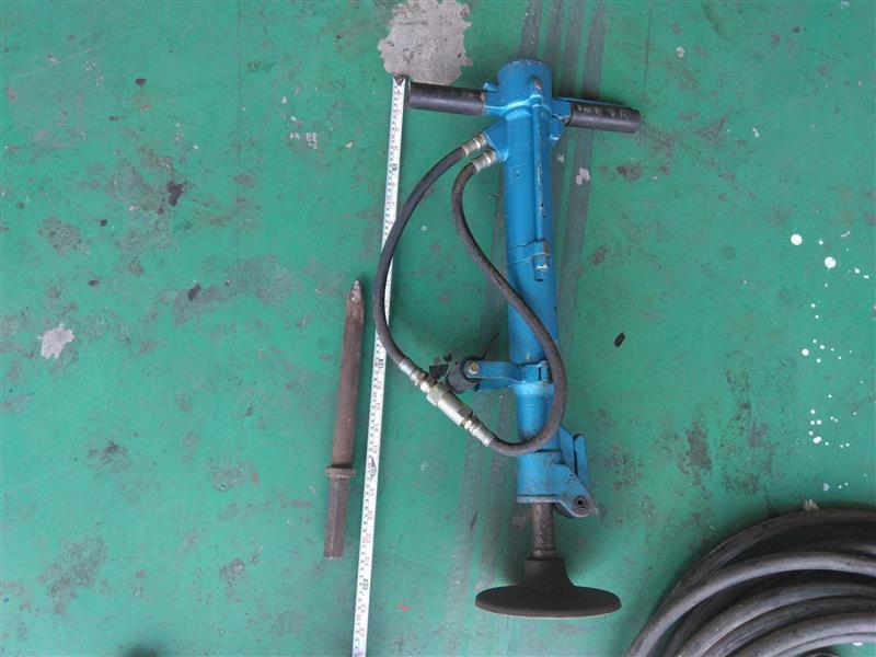 油圧ブレーカー　ハンドブレーカー　ハツリ機 油圧杭打機 油圧ホースセット　（中古）