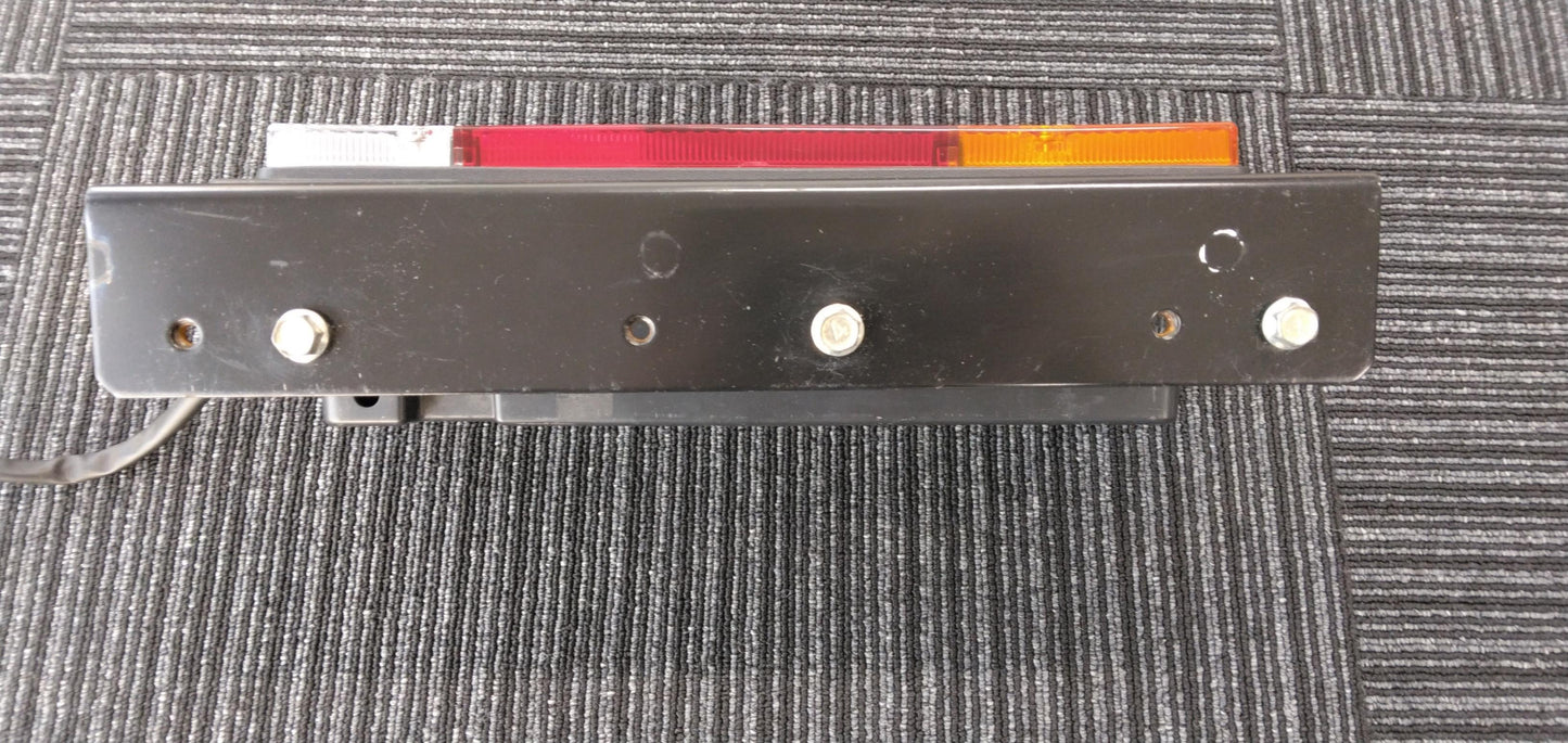 テールランプ　三菱ふそう　キャンター【左右セット】　12V_ML250082（中古）　