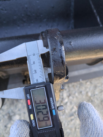 バケット　油圧ショベルバケツ　アーム幅：100mm　ピン径：30mm（中古）