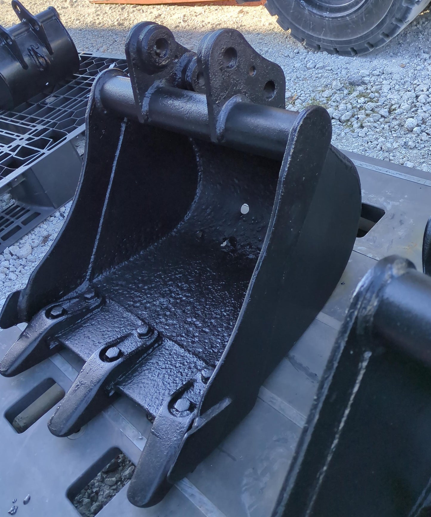 バケット　油圧ショベル　アーム幅：100mm　ピン径：25mm（中古）