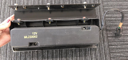 テールランプ　三菱ふそう　キャンター【左右セット】　12V_ML250082（中古）　