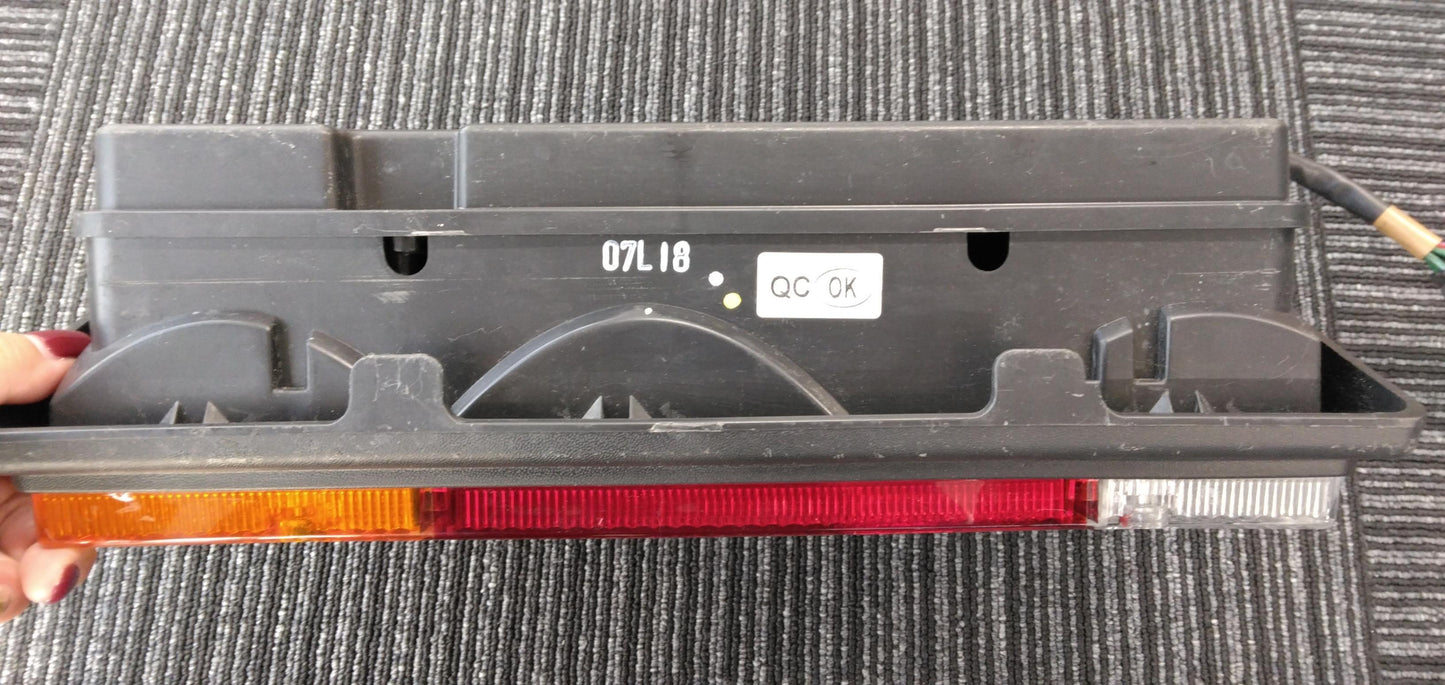 テールランプ　三菱ふそう　キャンター【左右セット】　12V_ML250082（中古）　