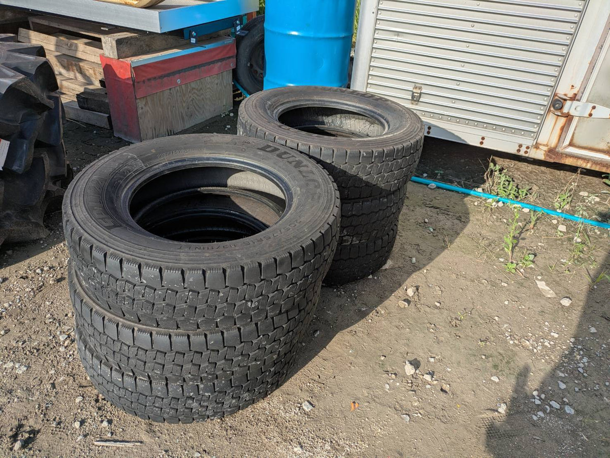 タイヤ　ノーマルタイヤ DUNLOP  【6本】SP LT22 205/75R16 113/111N LT　（中古）