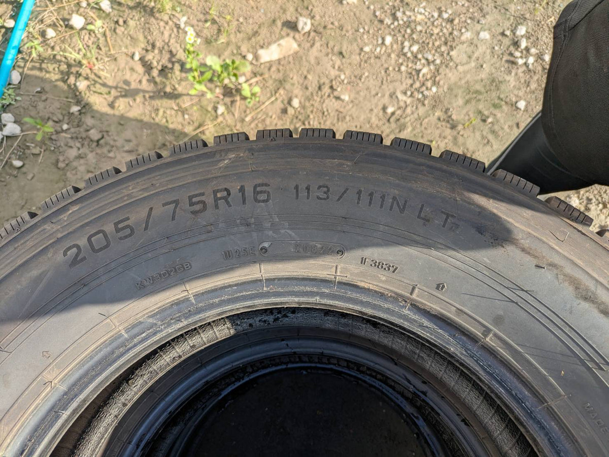タイヤ　ノーマルタイヤ DUNLOP  【6本】SP LT22 205/75R16 113/111N LT　（中古）