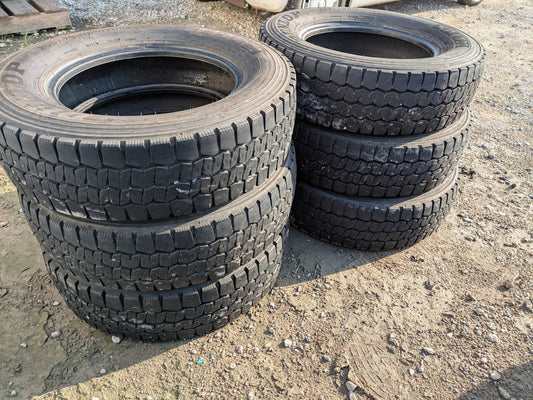 タイヤ　ノーマルタイヤ DUNLOP  【6本】SP LT22 205/75R16 113/111N LT　（中古）