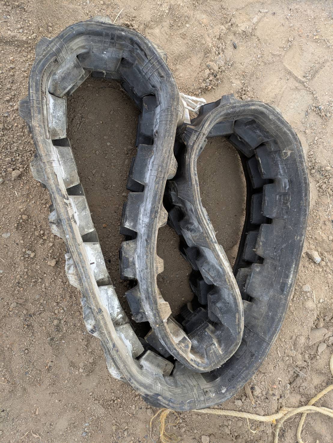 ゴムクローラー　230/96S/31　TRACKPLUS  EX12-2から取外（中古）