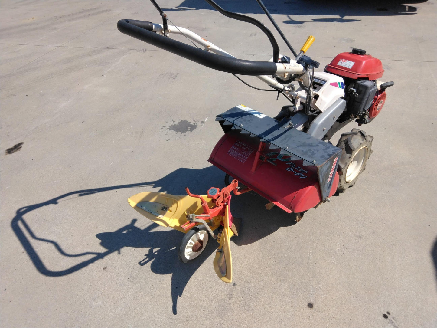 農機具   歩行型トラクター　ISEKI  KCR63-HX 農機具   (中古）