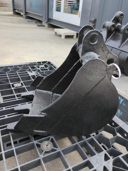 バケット 油圧ショベルバケツ　アーム幅：100mm　ピン径：30mm（中古）