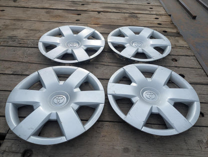 ホイール　ホイールカバー　トヨタ純正　4本セット（中古）