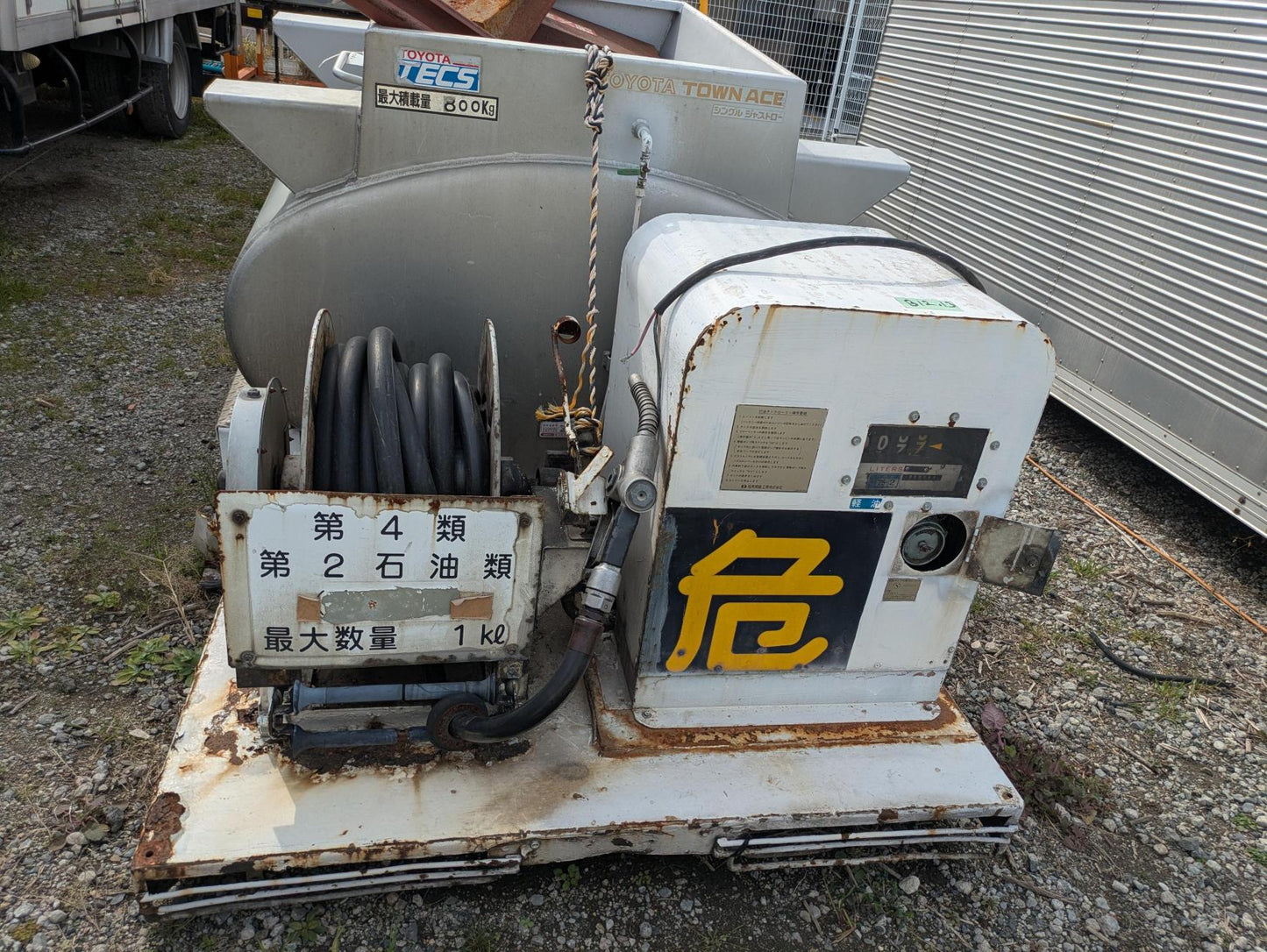 タンク　タツノ　1000L   不動（中古）
