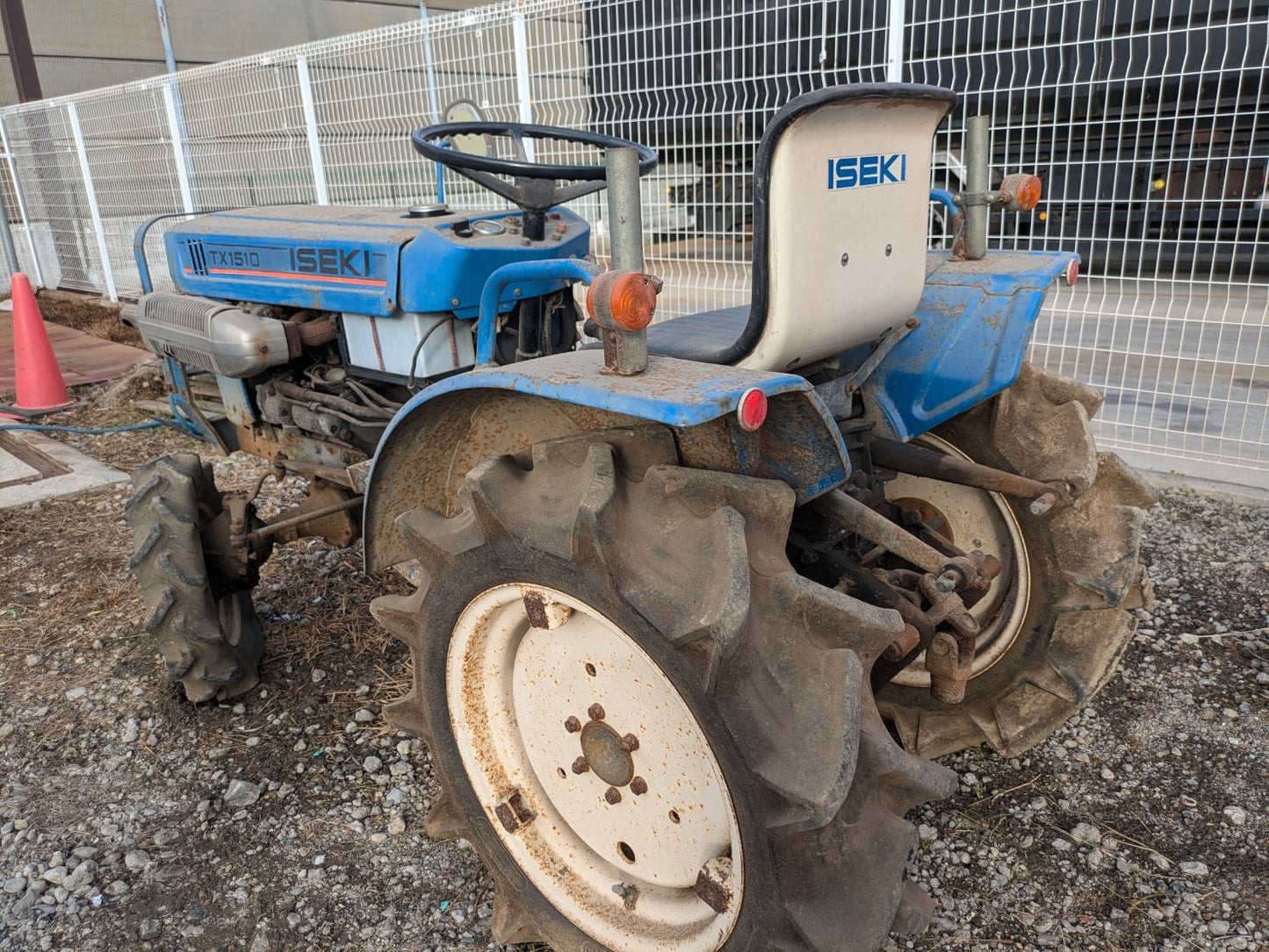 トラクター 　小型特殊自動車　ISEKI　TX1510F（中古）