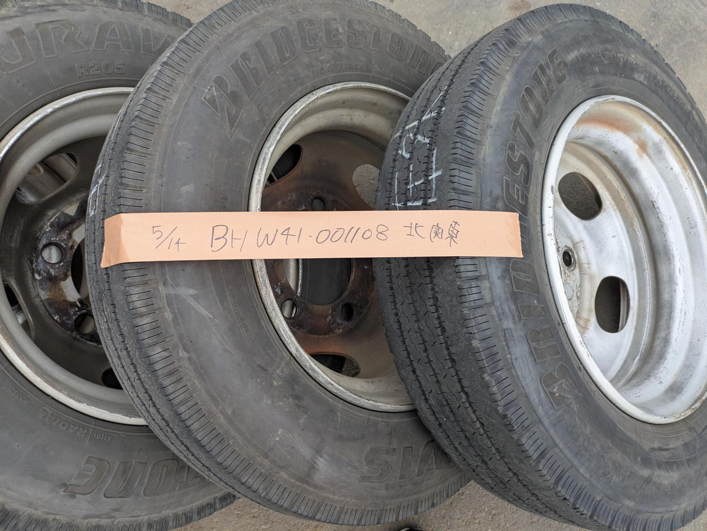 タイヤ　ノーマルタイヤ　6本　BRIDGESTONE（ブリヂストン）205/80R17.5　R205（中古）