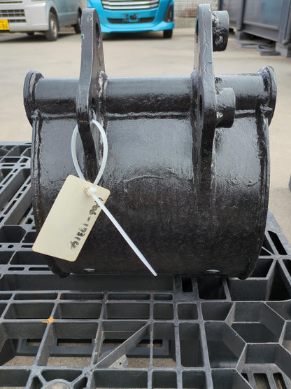 バケット 油圧ショベルバケツ　アーム幅：100mm　ピン径：30mm（中古）