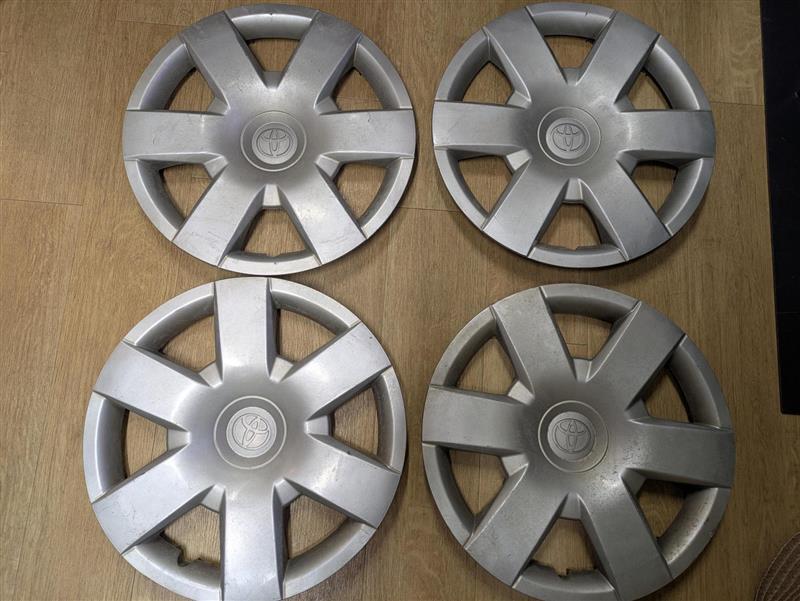 ホイール　ホイールカバー　トヨタ純正　4本セット（中古）
