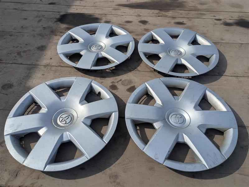 ホイールカバー　トヨタ　純正　4枚セット（中古）