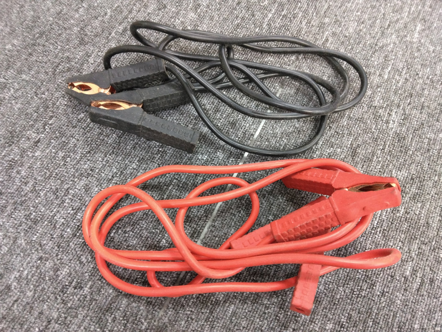 小山在庫あり　ブースターケーブル　【12V車専用 50A2.5m】KG-NHR85ANから取り外し    (中古)