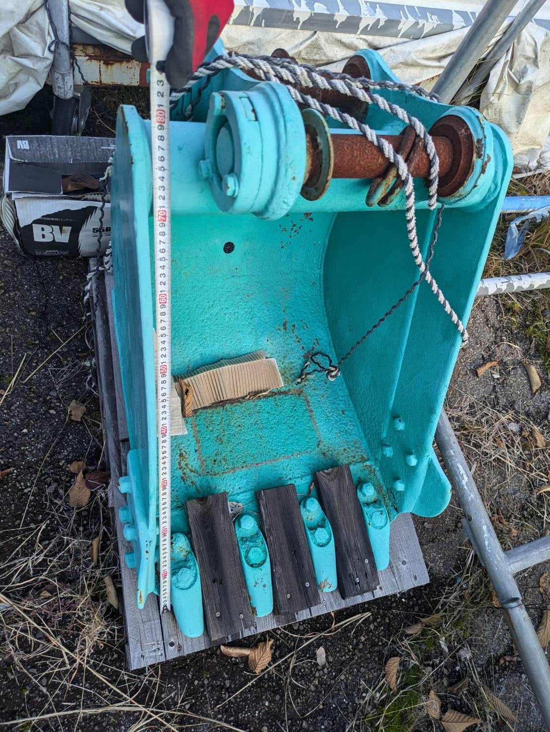 バケット　油圧ショベルバケツ　アーム幅：20cm ピン径：（中古）