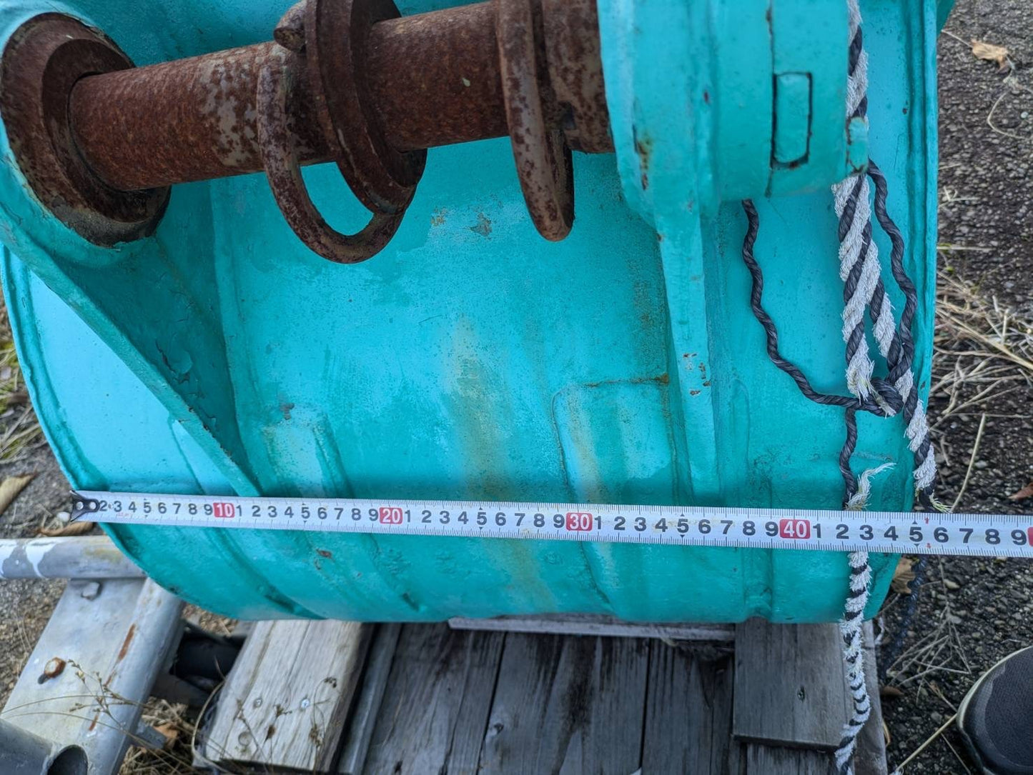 バケット　油圧ショベルバケツ　アーム幅：20cm ピン径：（中古）